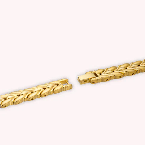 "Clara" Gold